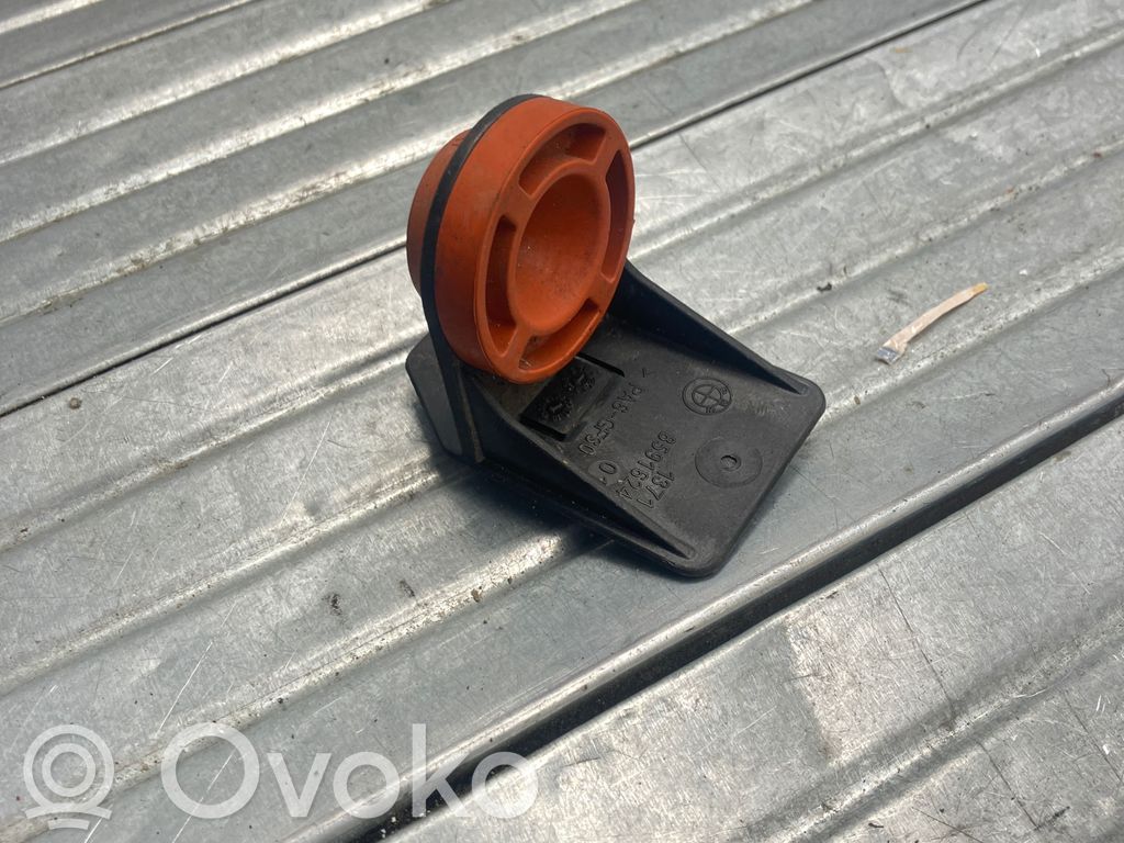 BMW 5 G30 G31 G38 Wspornik / Mocowanie obudowy filtra powietrza 