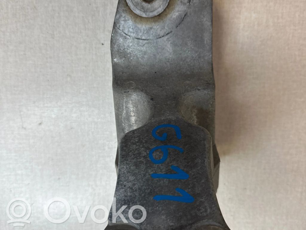 Ford Mustang VI Engine mounting bracket 