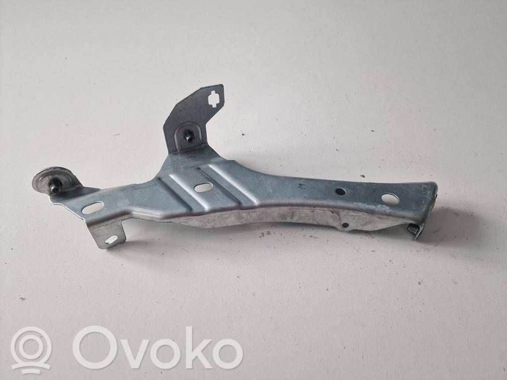 Ford Focus Laikiklis sparno 