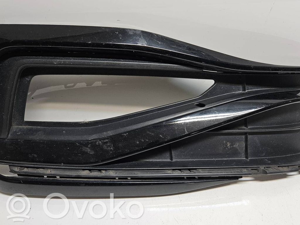 Volkswagen PASSAT B8 Grilă/ornament proiector ceață față 
