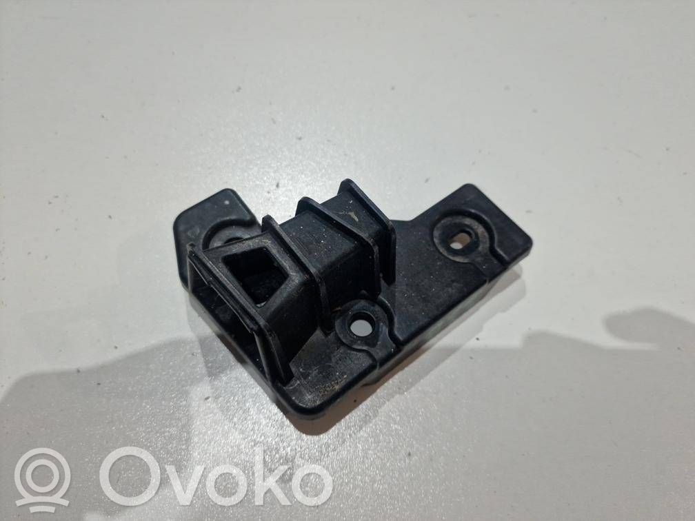 Volvo XC90 Front bumper mounting bracket 