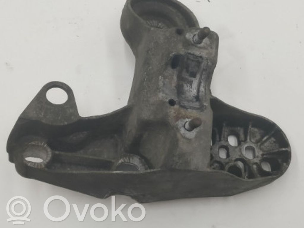 Engine mounting bracket   8D0199351H