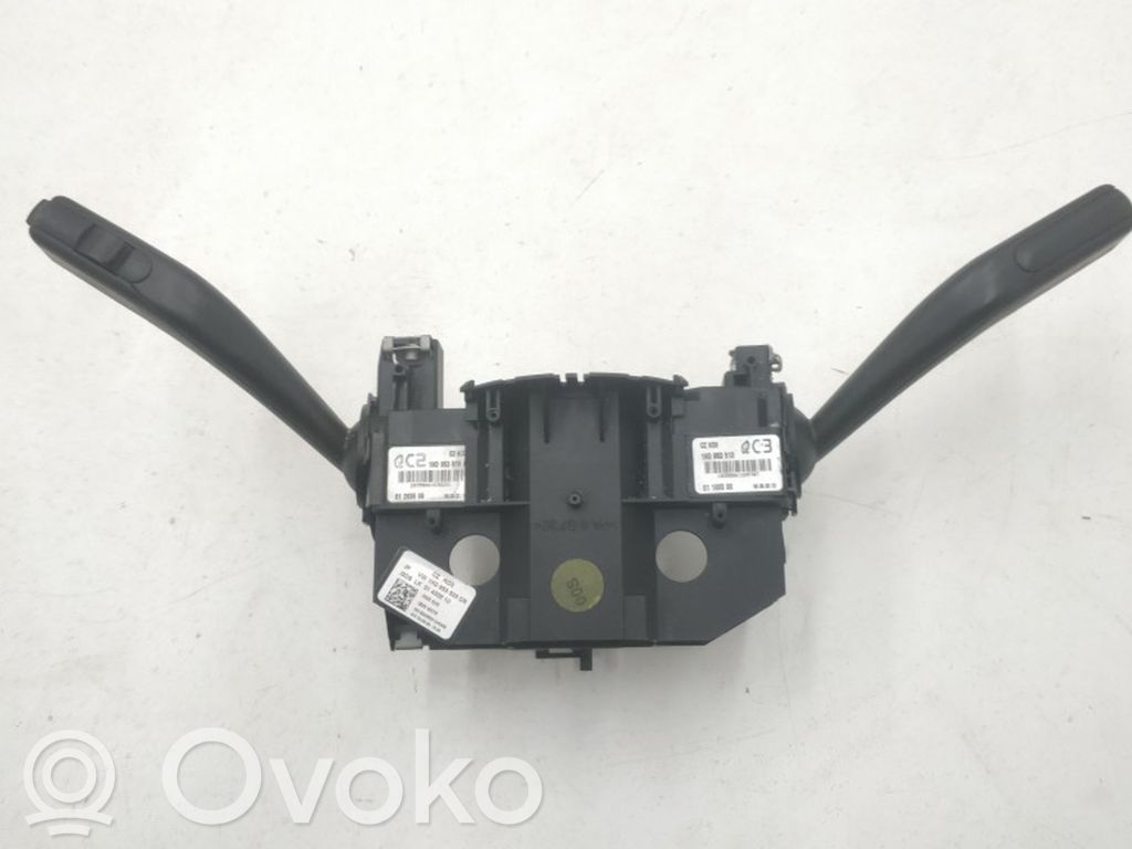 Volkswagen Golf V Wiper turn signal indicator stalk/switch 