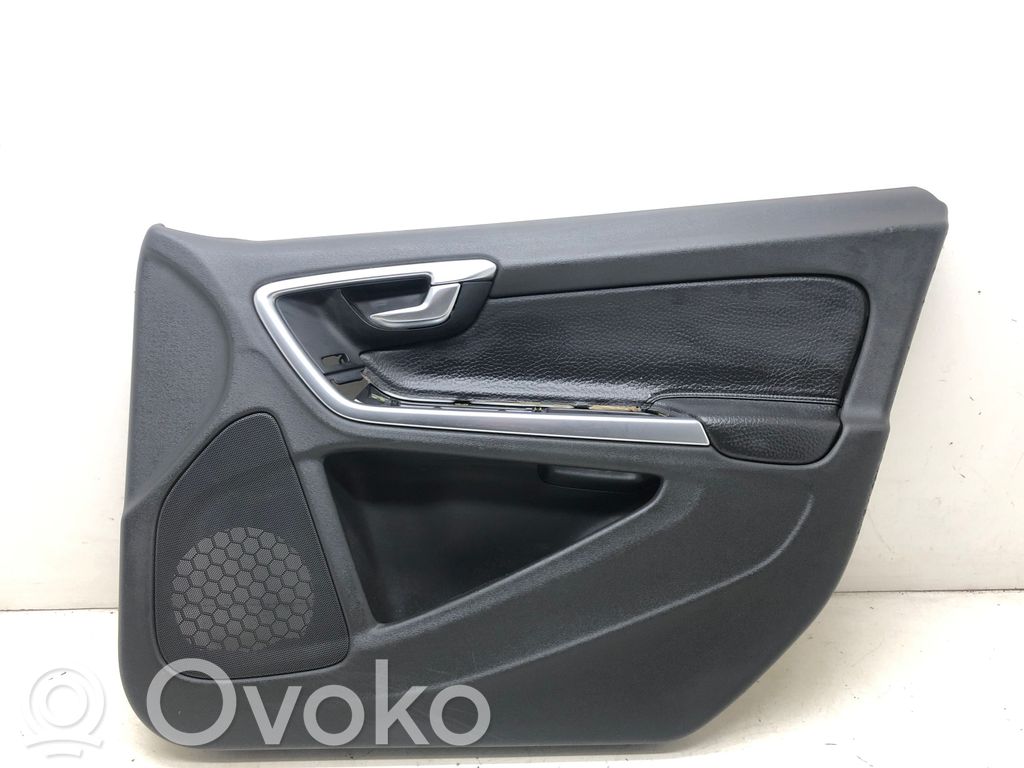 Volvo S60 Priekšējo durvju apdare 