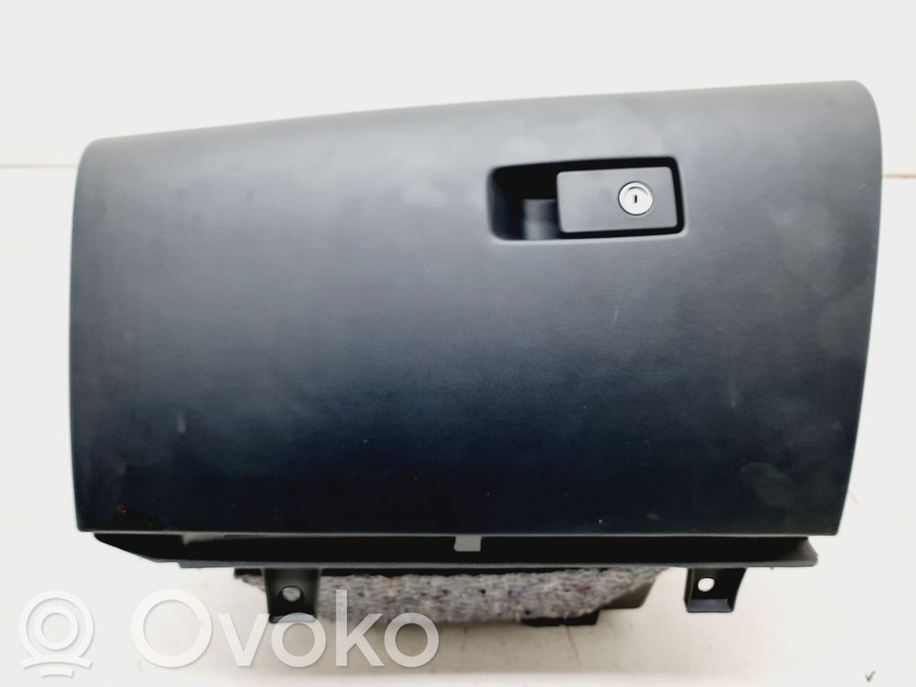 Volvo S60 Daiktadėžės (bordačioko) komplektas 