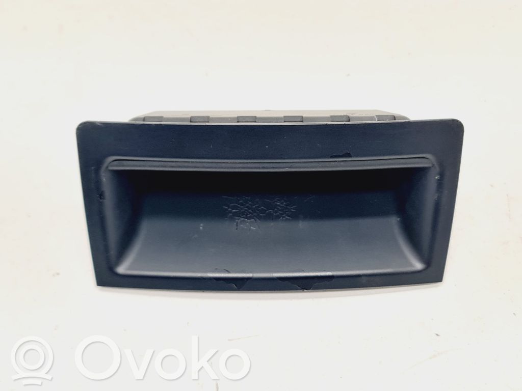 BMW 5 E60 E61 Kita salono detalė 