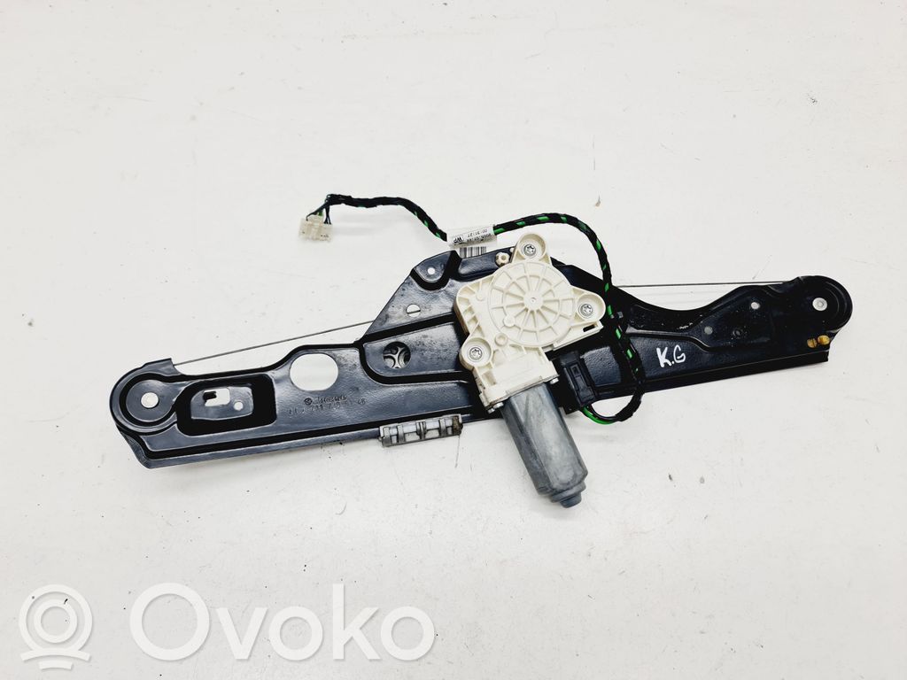 Mercedes-Benz E W211 Elektryczny podnośnik szyby drzwi tylnych 