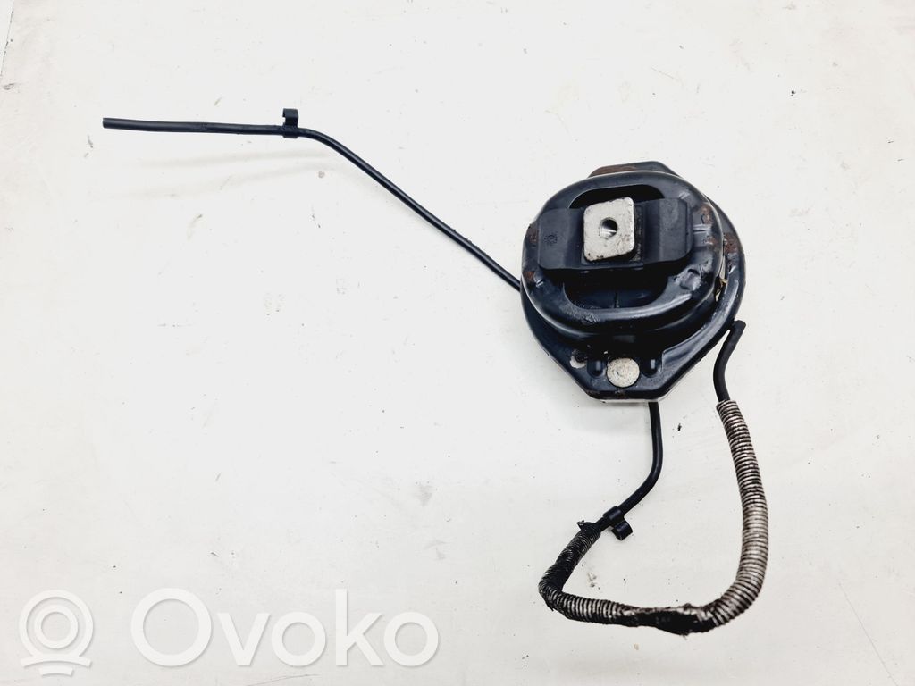 BMW 7 E65 E66 Engine mount bracket 