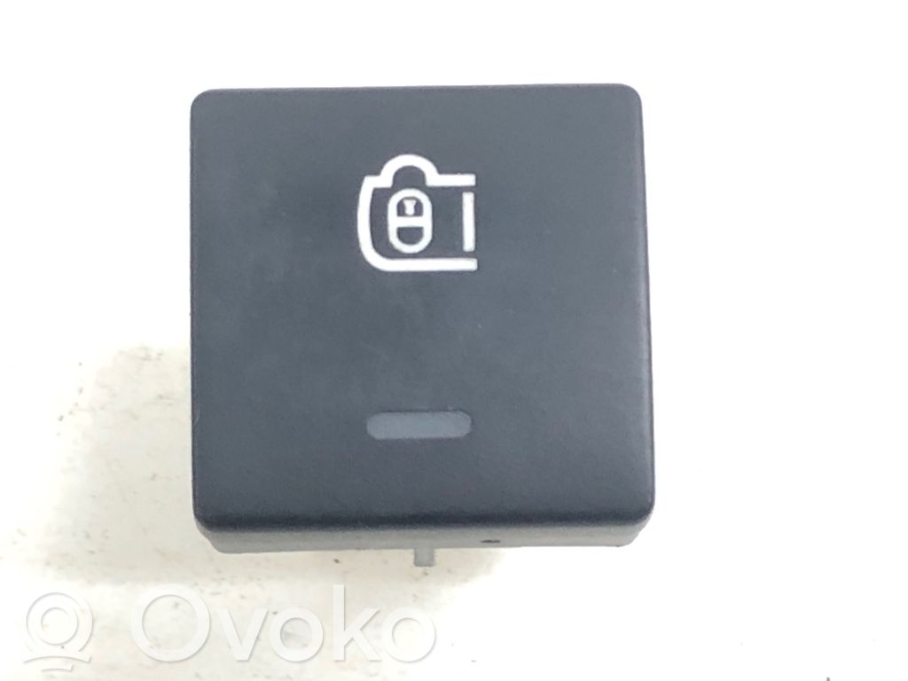 Citroen Berlingo Central locking switch button 