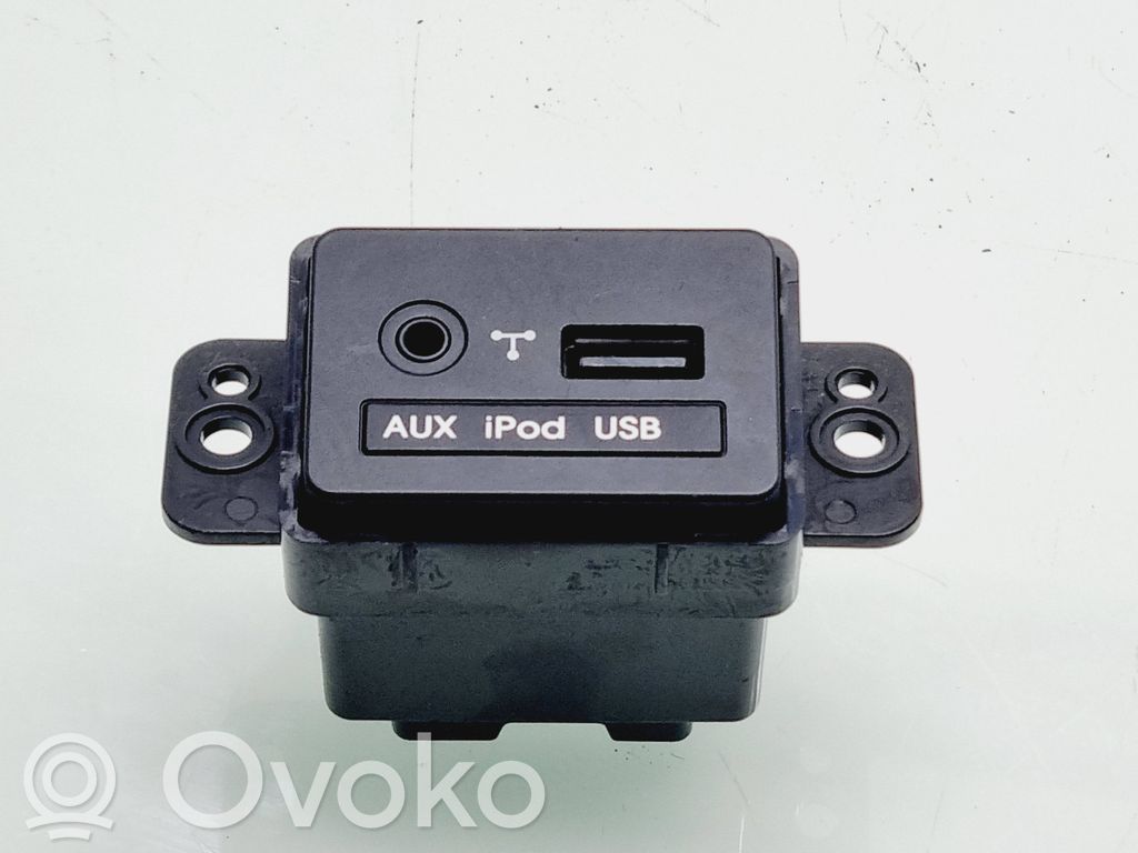 KIA Sorento Enchufe conector entrada auxiliar 