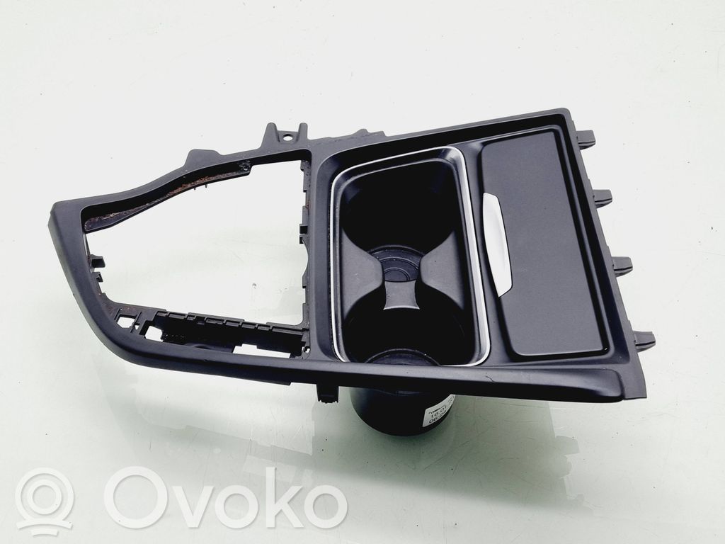 BMW 3 F30 F35 F31 Uchwyt na kubek deski rozdzielczej 