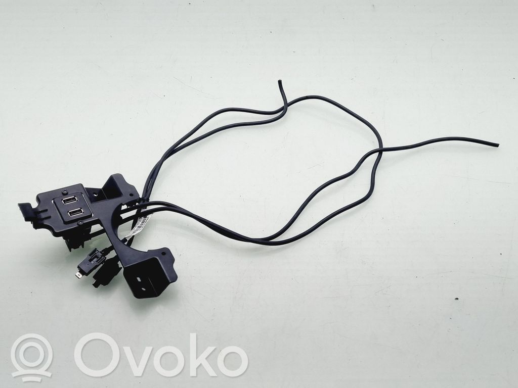 Разъем USB   100481501B