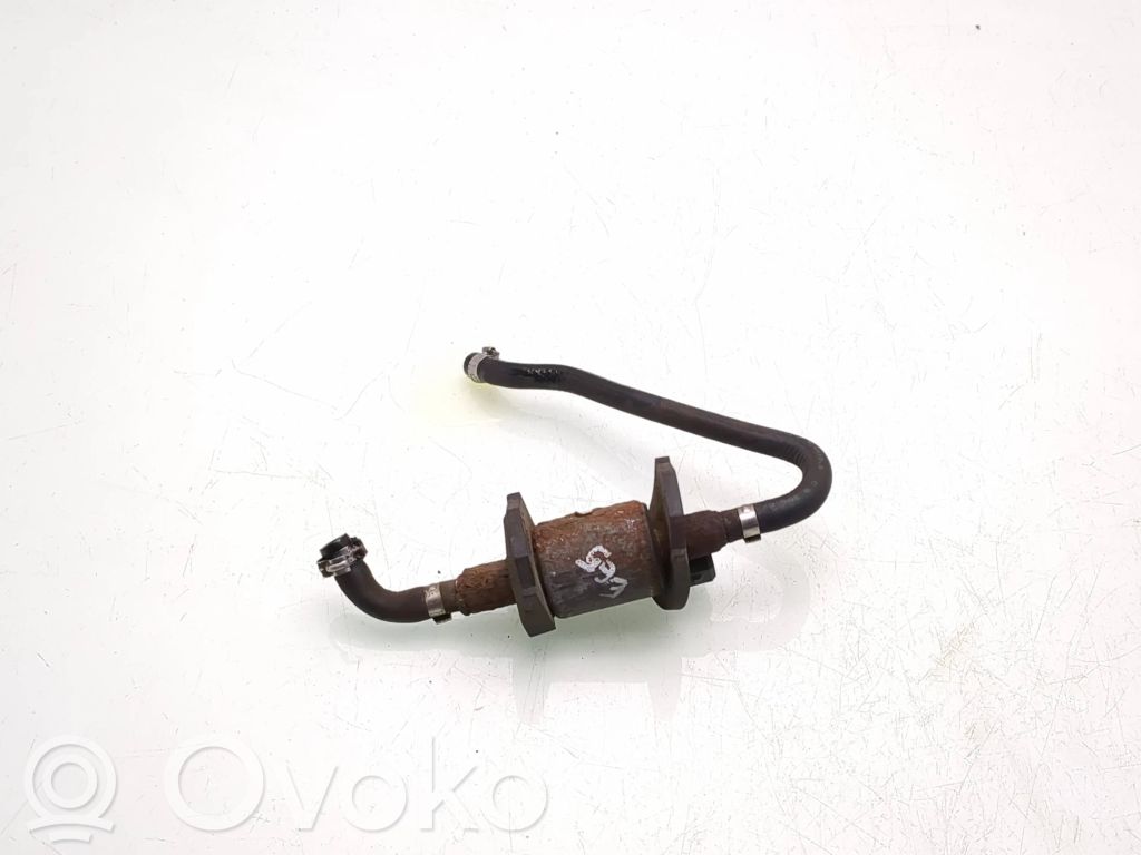 BMW 7 E65 E66 Webasto-lisälämmittimen polttoainepumppu 
