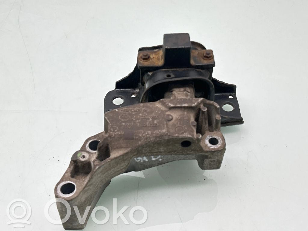 Nissan Qashqai Engine mount bracket 