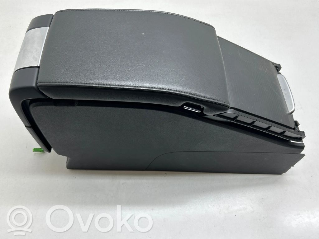 Armrest   39870768,39821984,39805352,19718640FFB,30722406,31374269