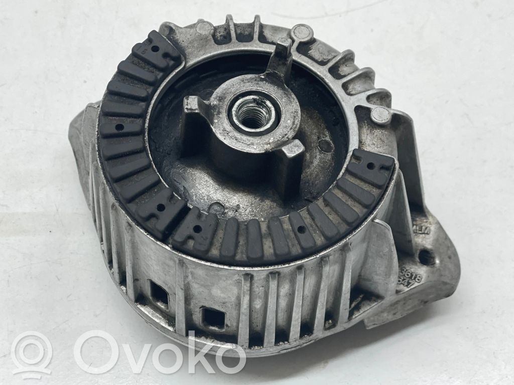 Wspornik / Mocowanie silnika   A2042404717,3618647