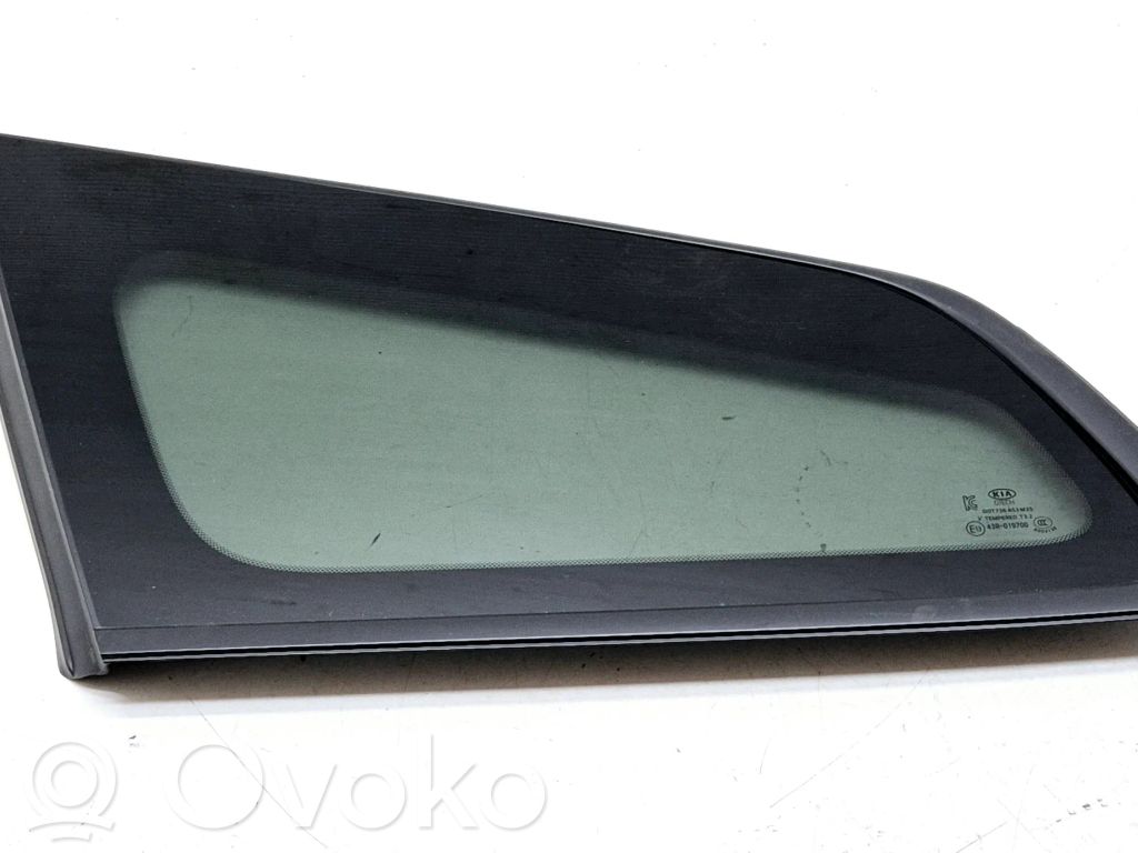 KIA Optima Vidrio lateral trasero 