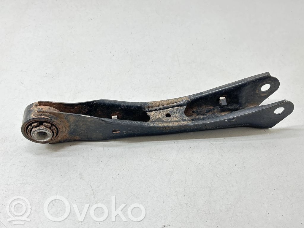 KIA Optima Рычаг 