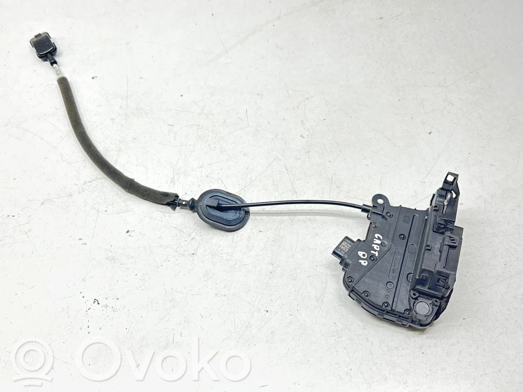 Renault Captur Front door lock 