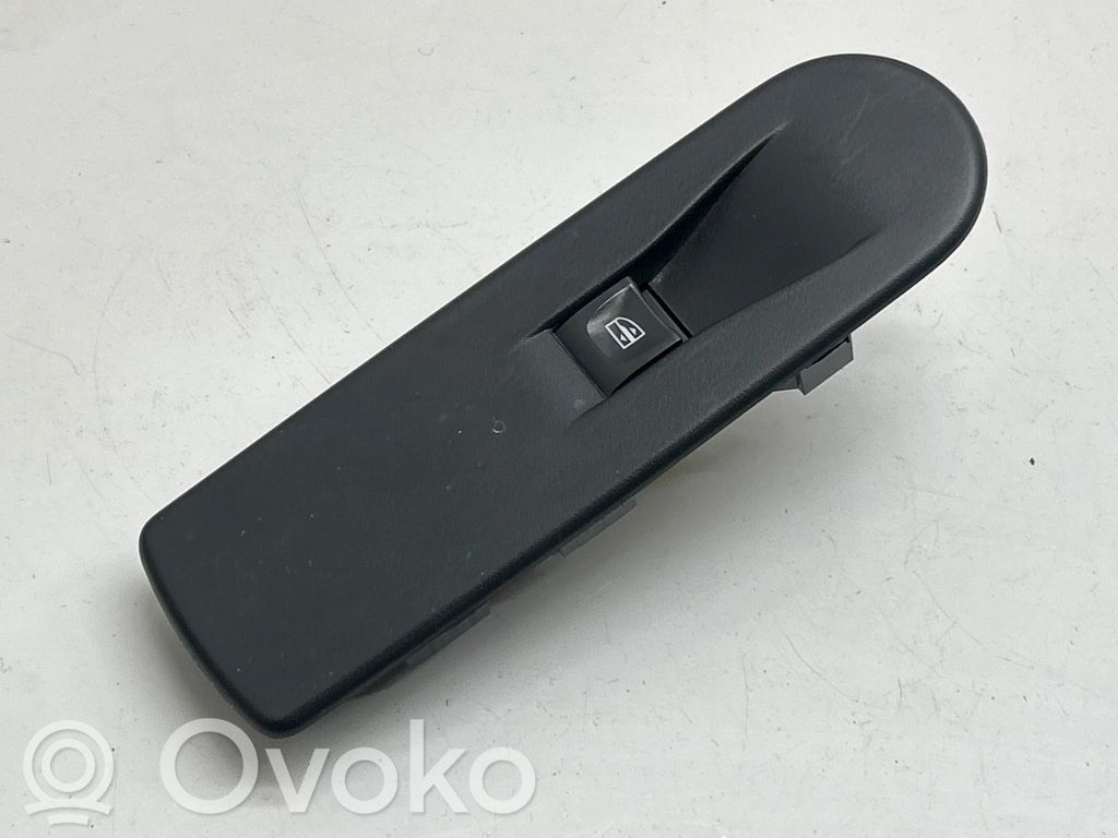 Renault Captur Electric window control switch 