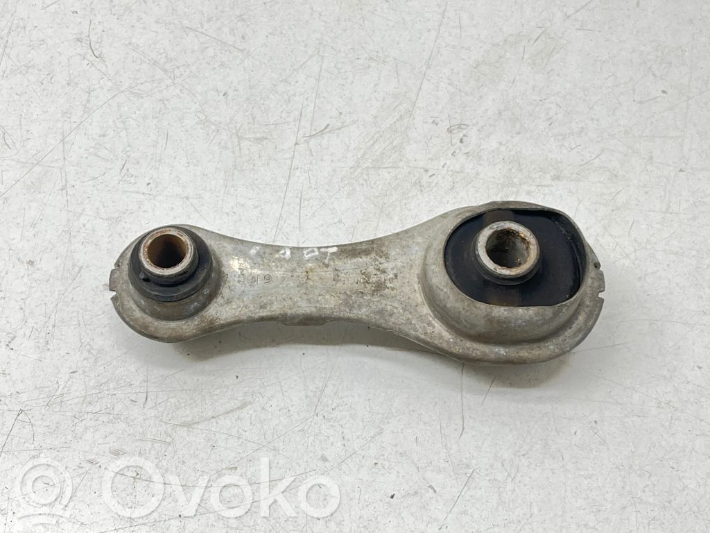 Renault Captur Gearbox mounting bracket 