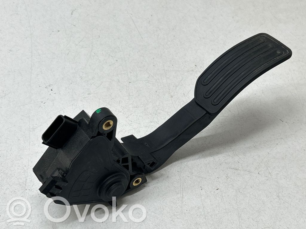Nissan Pulsar Accelerator throttle pedal 