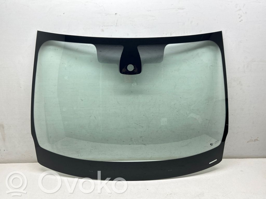 Renault Megane III Front windscreen/windshield window 