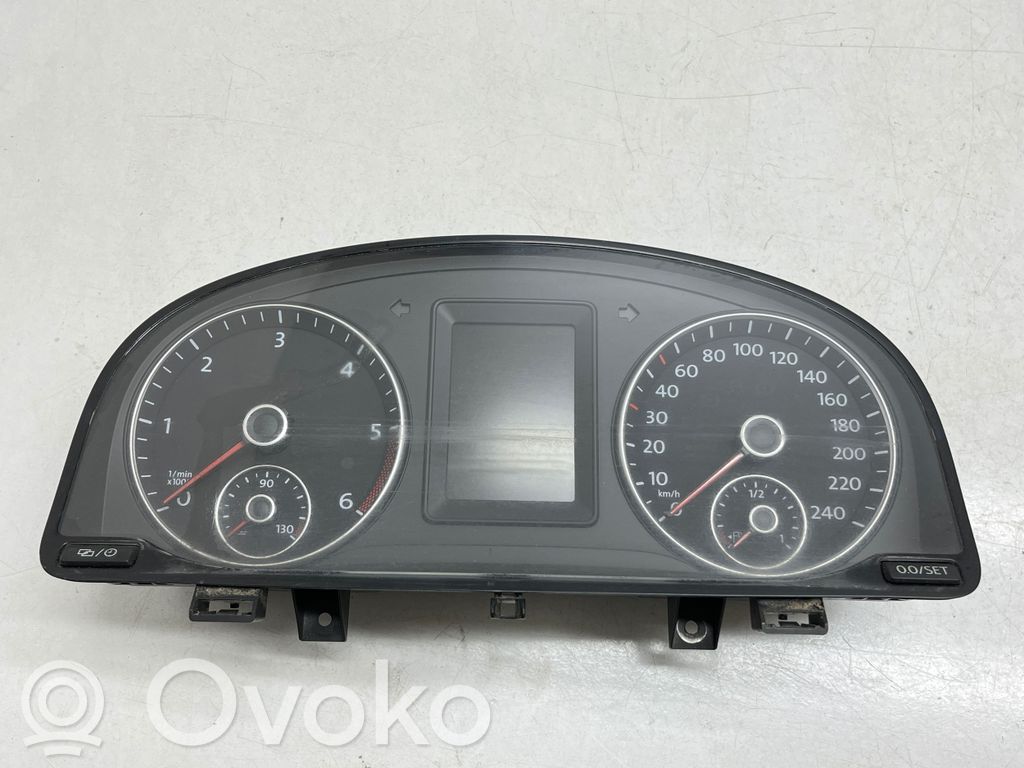 Volkswagen Caddy Speedometer (instrument cluster) 