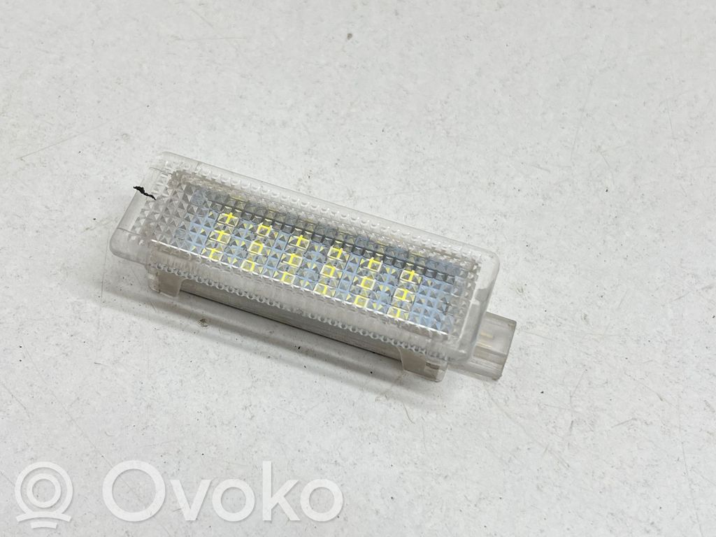 BMW X5 E70 Lampa oświetlenia tylnej tablicy rejestracyjnej 