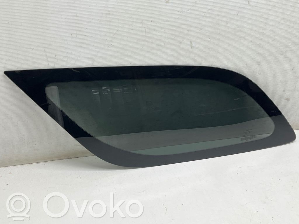 Dodge Durango III Rear side window 