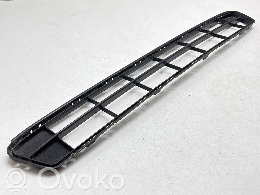 Subaru XV II Etupuskurin alempi jäähdytinsäleikkö 
