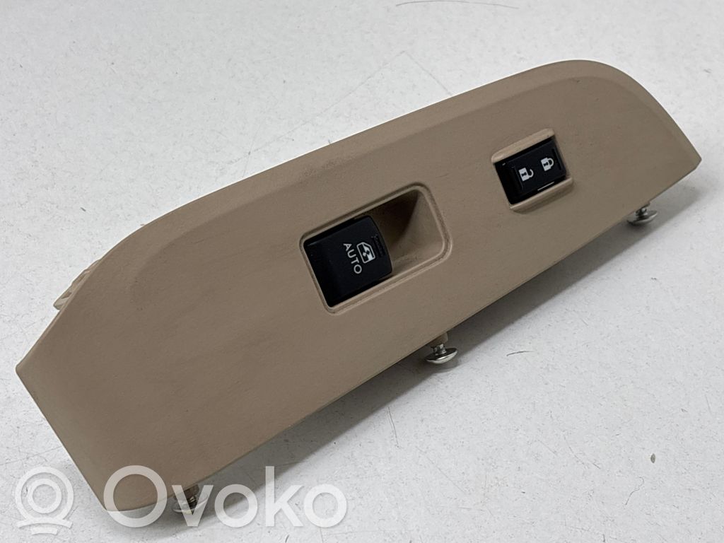 Subaru Legacy Electric window control switch 