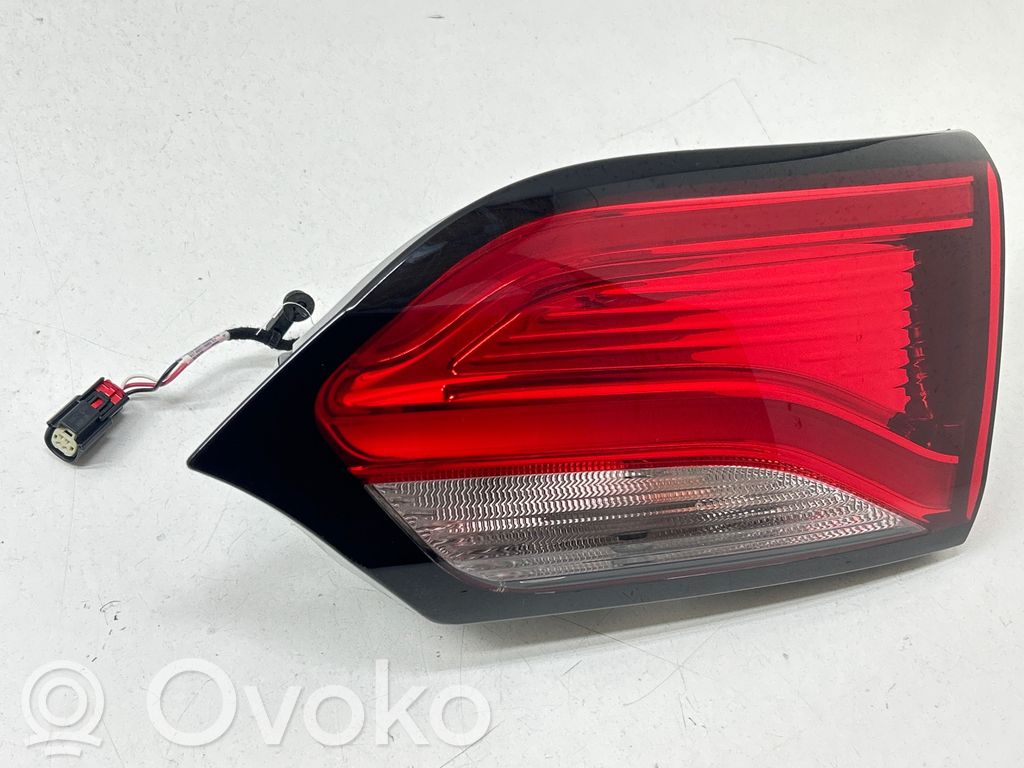Chrysler Pacifica Tailgate rear/tail lights 