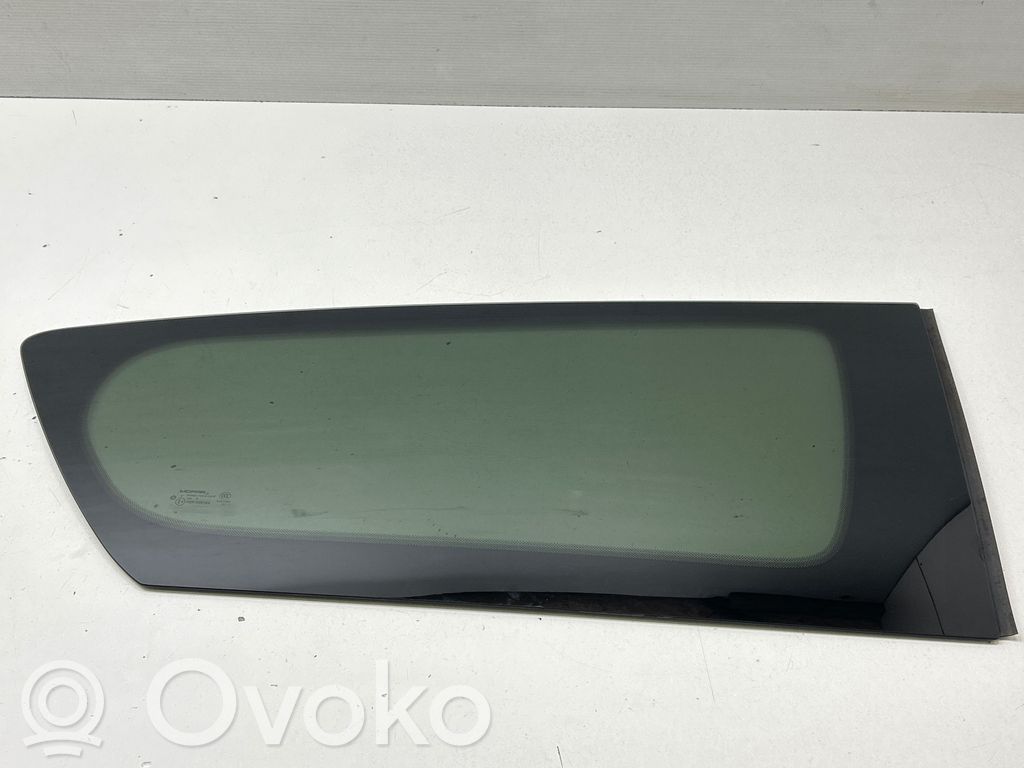 Chrysler Pacifica Rear side window 