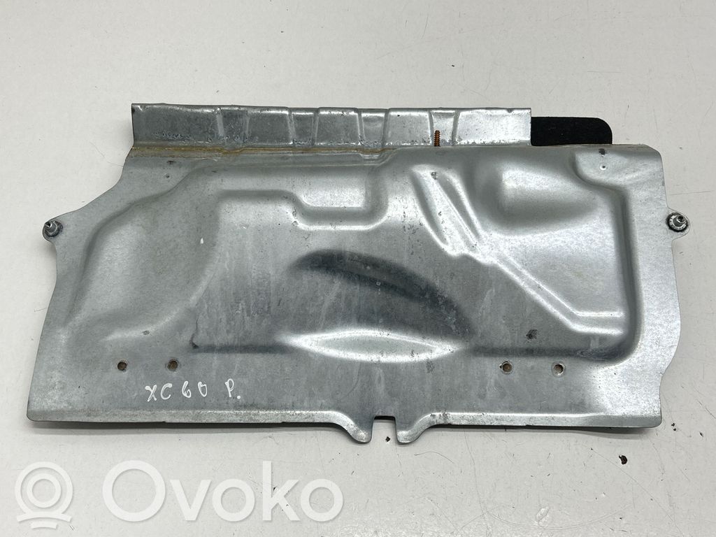 Volvo XC60 Przegroda komory silnika 