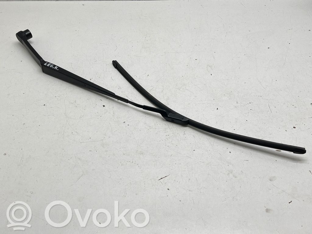 Subaru Legacy VII Front wiper blade arm 