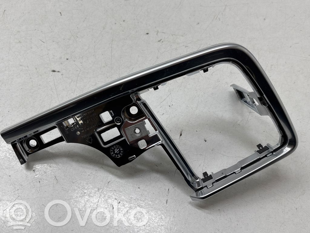 Volvo S90, V90 Ramka schowka deski rozdzielczej 