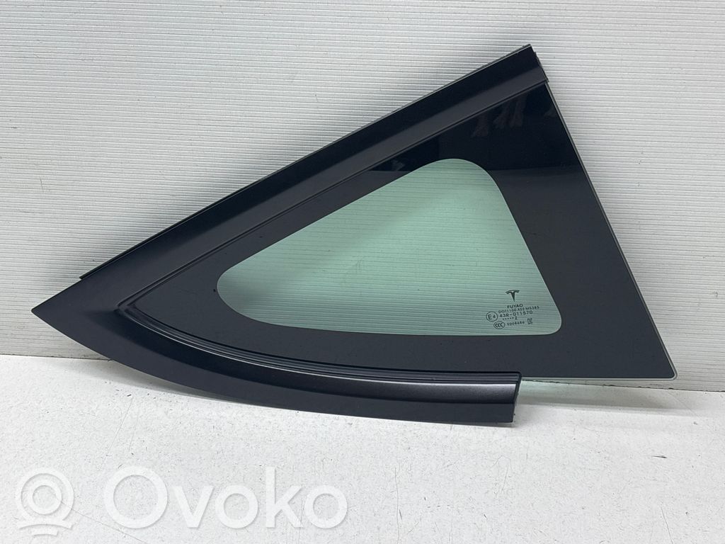 Tesla Model 3 Galinis šoninis kėbulo stiklas 