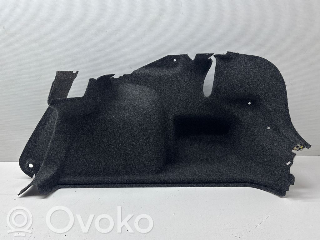 Volkswagen Jetta VII Boczek / Tapicerka / bagażnika 