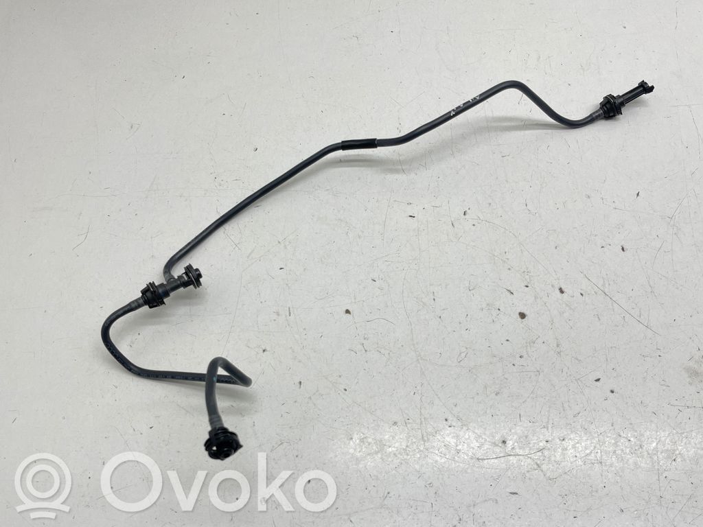 Audi A4 S4 B9 8W Engine coolant pipe/hose 