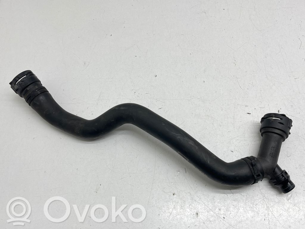 Audi A4 S4 B9 8W Engine coolant pipe/hose 
