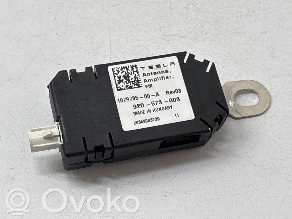 Tesla Model 3 Antenos stiprintuvas 
