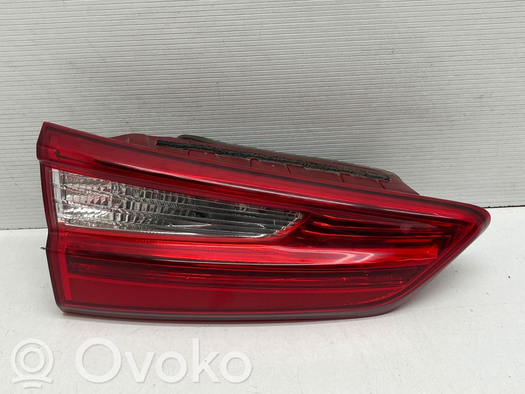 KIA Optima Takaluukun takavalot 