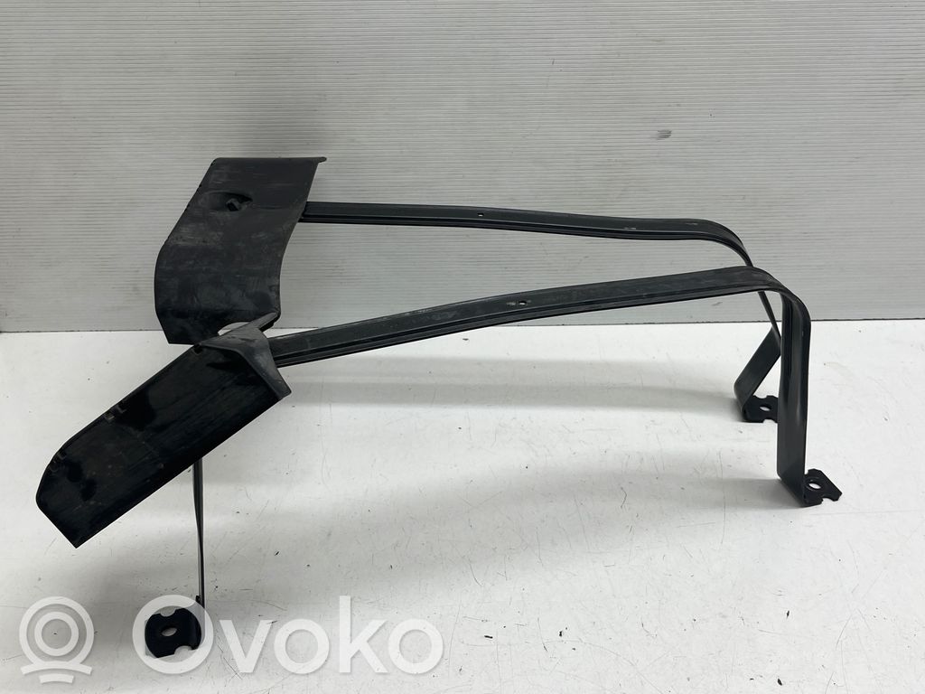 Volkswagen Tiguan Allspace Uchwyt / Mocowanie zbiornika paliwa 