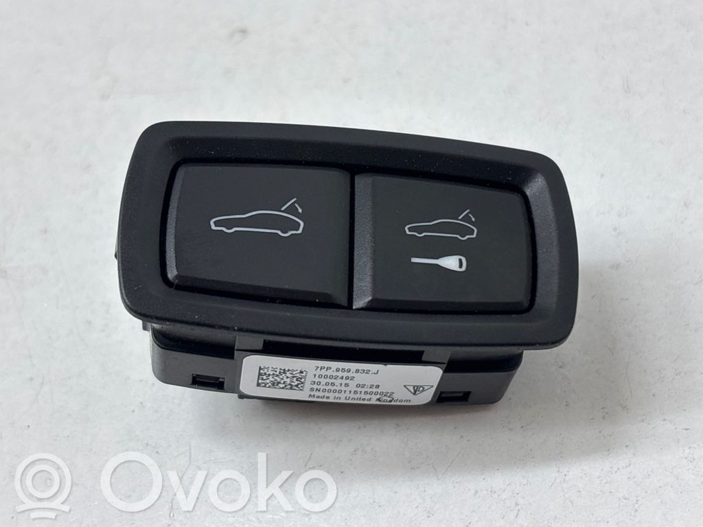 Porsche Panamera (970) Tailgate/boot open switch button 