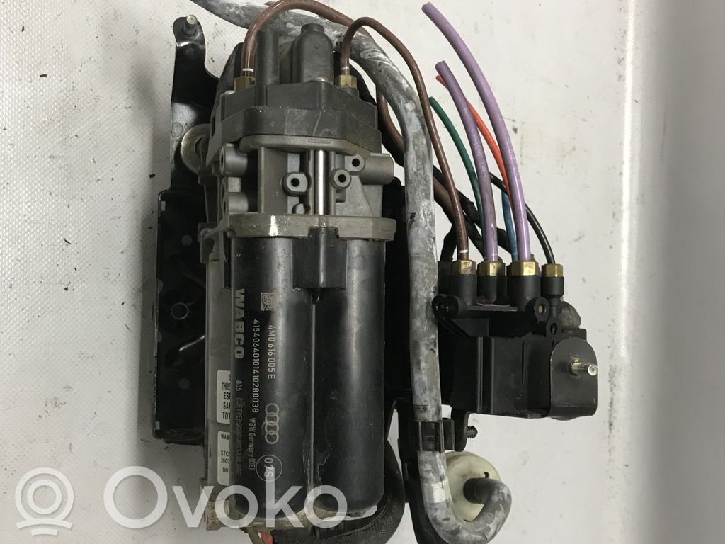 Audi Q7 4M Kompresor zawieszenia tylnego pneumatycznego 