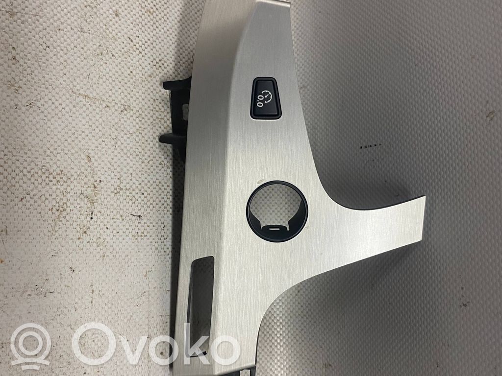 Audi Q7 4M Dashboard glove box trim 