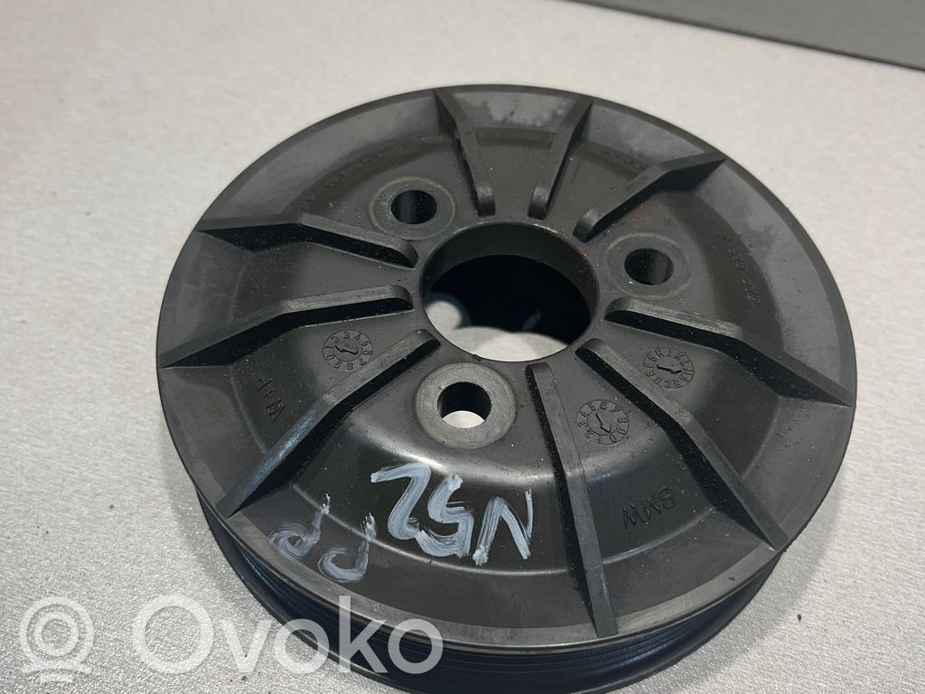 BMW 3 E92 E93 Vairo stiprintuvo siurblio skriemulys 