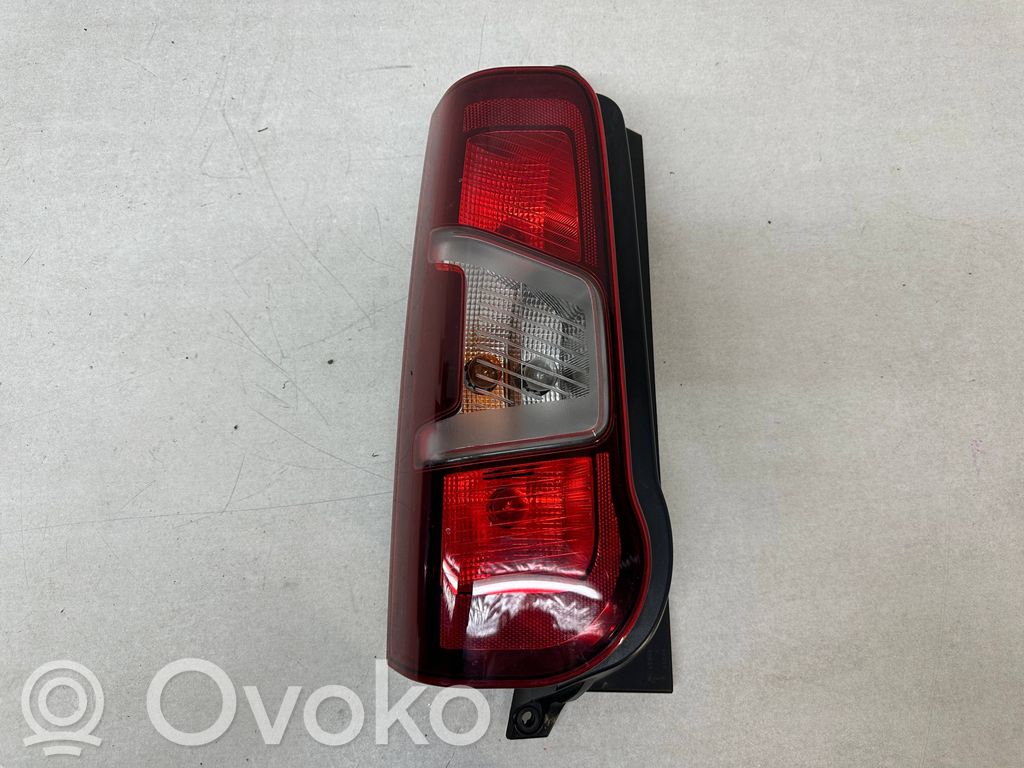 Opel Combo E Rear/tail lights 