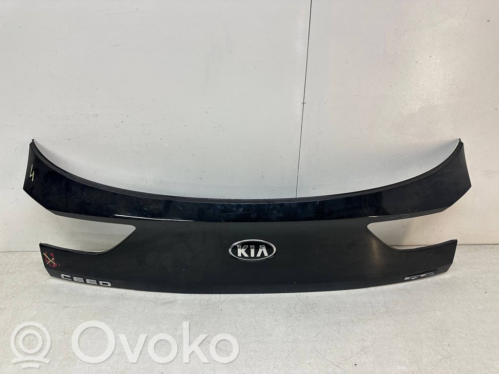 KIA Ceed Tailgate trim 